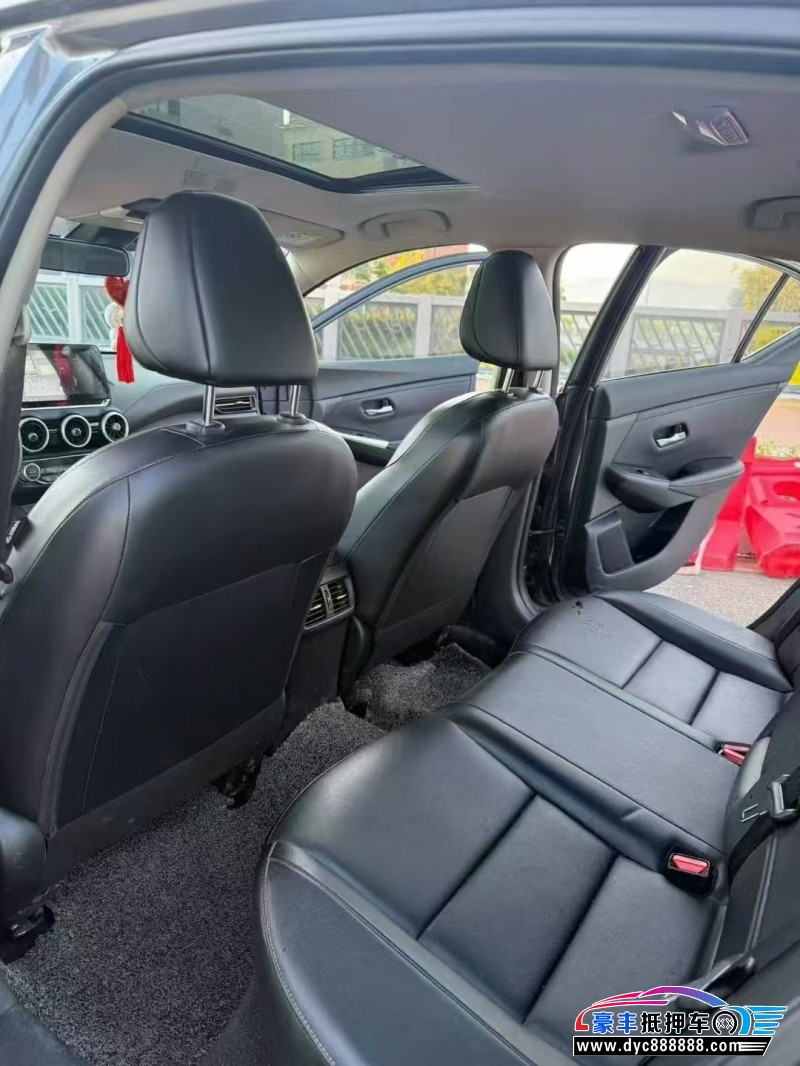 22年日产轩逸轿车抵押车出售