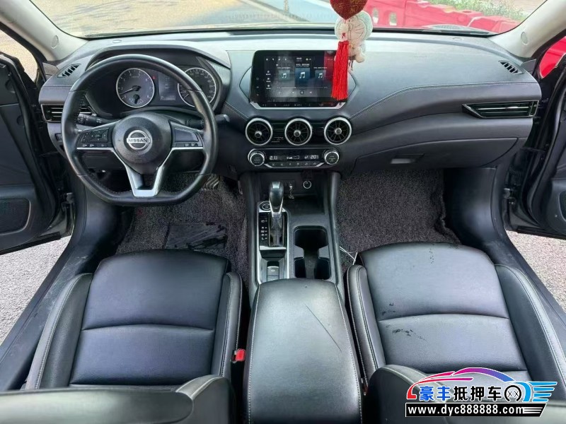 22年日产轩逸轿车抵押车出售