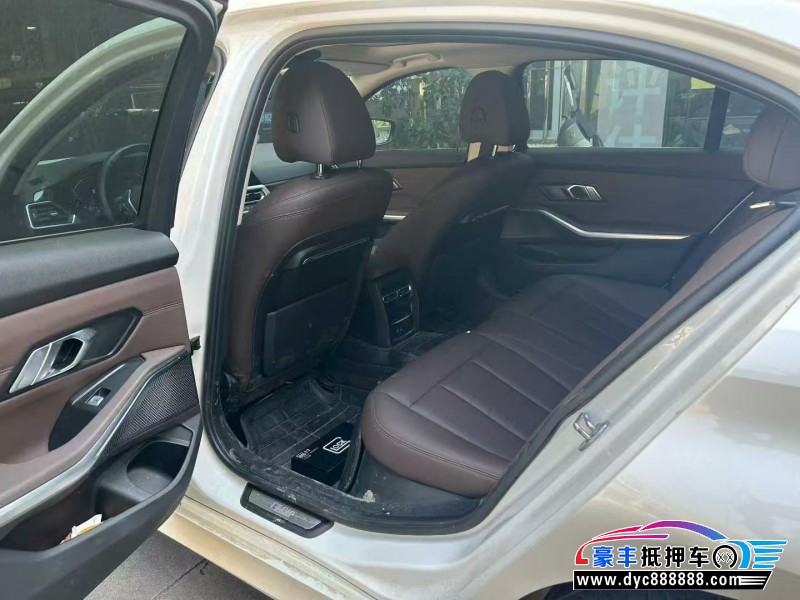 20年宝马3系轿车抵押车出售