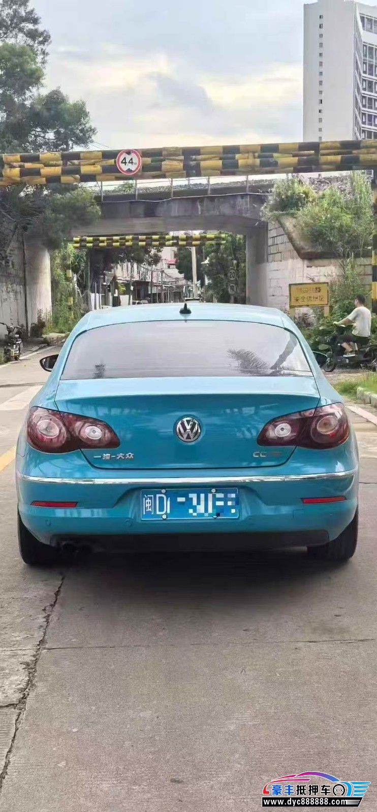 13年大众CC轿车抵押车出售