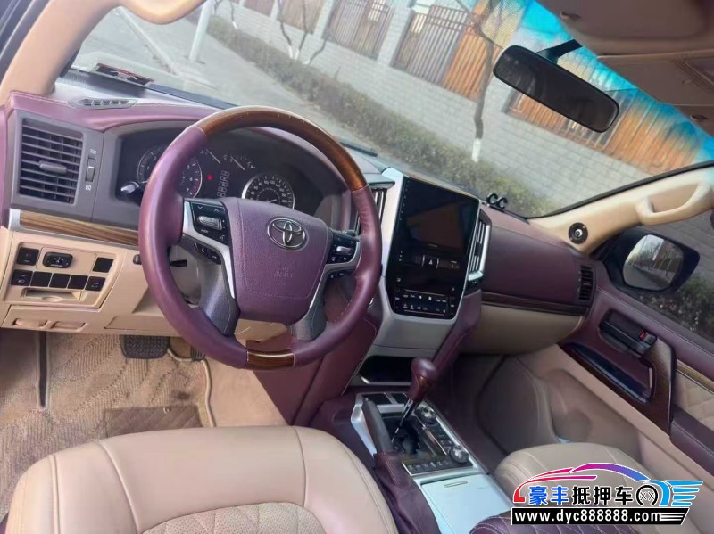 15年丰田兰德酷路泽（陆巡）轿车抵押车出售