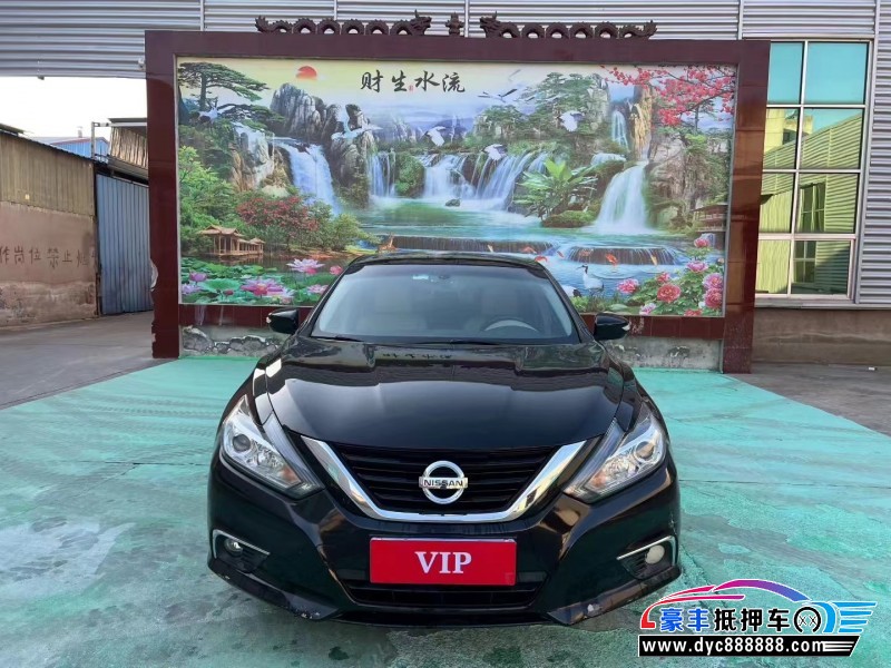抵押车出售17年日产天籁轿车