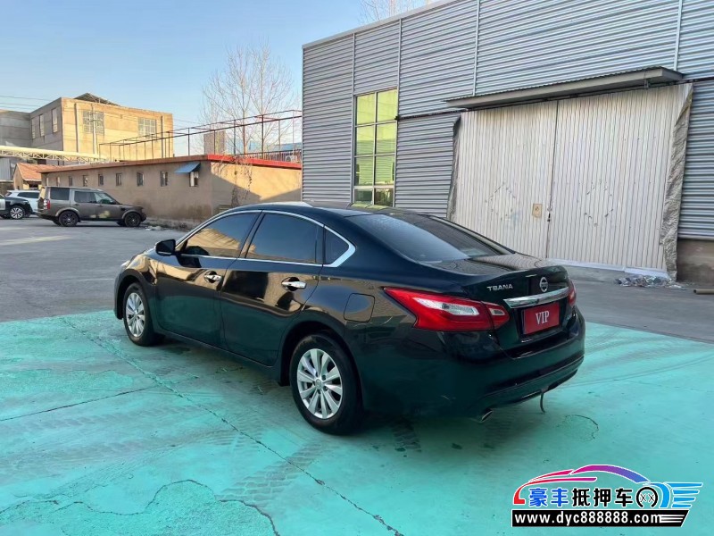 17年日产天籁轿车抵押车出售
