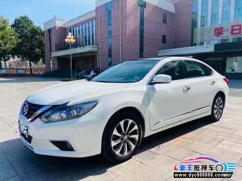 17年日产天籁轿车抵押车出售