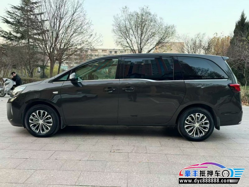 22年别克GL8轿车抵押车出售