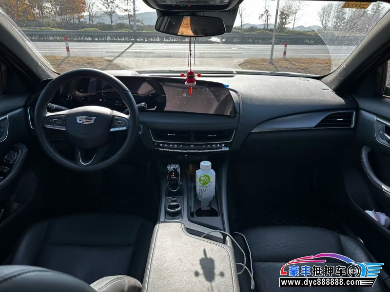 24年凯迪拉克CT5轿车抵押车出售