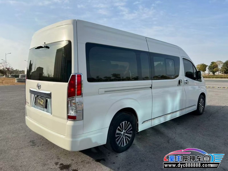 22年丰田海狮轿车抵押车出售