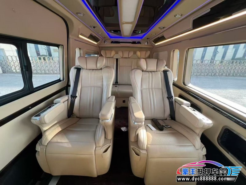 22年丰田海狮轿车抵押车出售