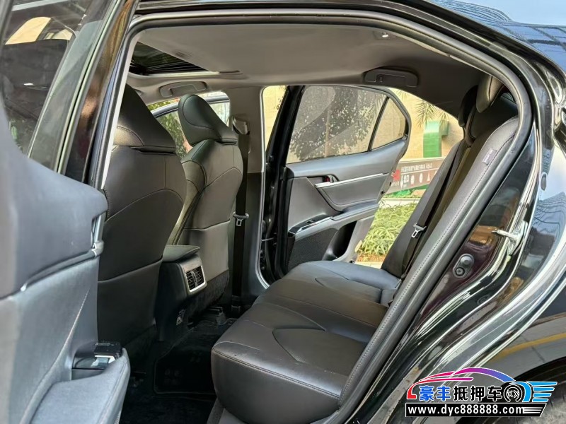 22年丰田凯美瑞轿车抵押车出售