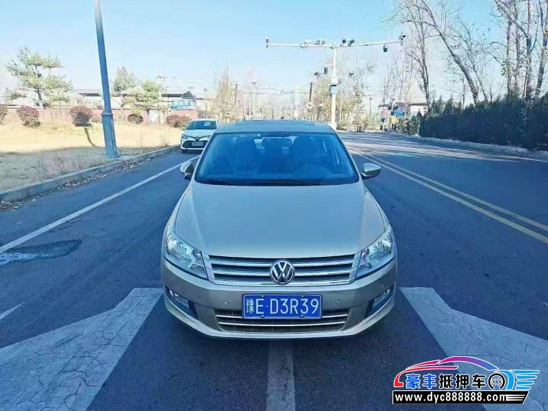 抵押车出售13年大众桑塔纳轿车