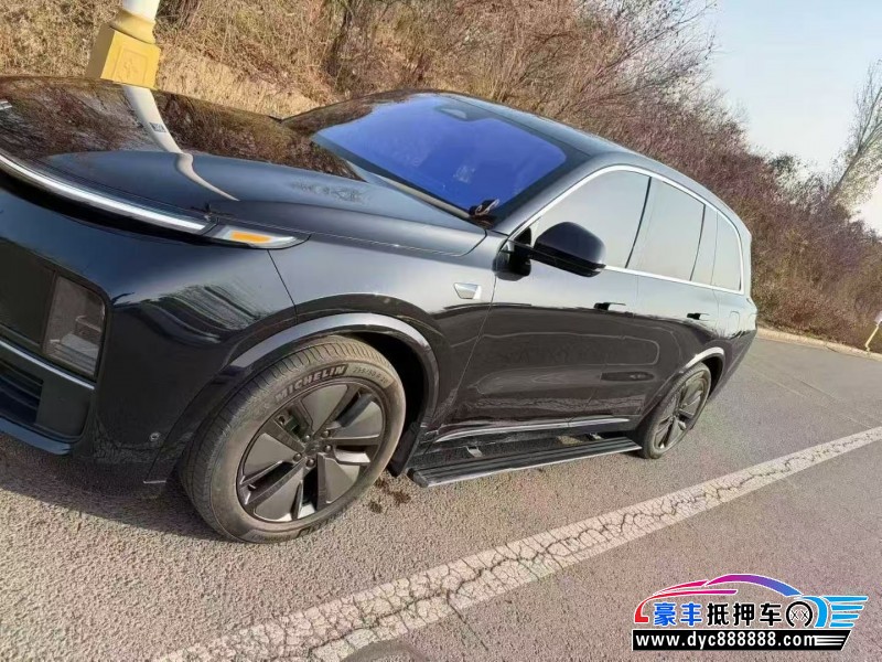 24年理想L8轿车抵押车出售