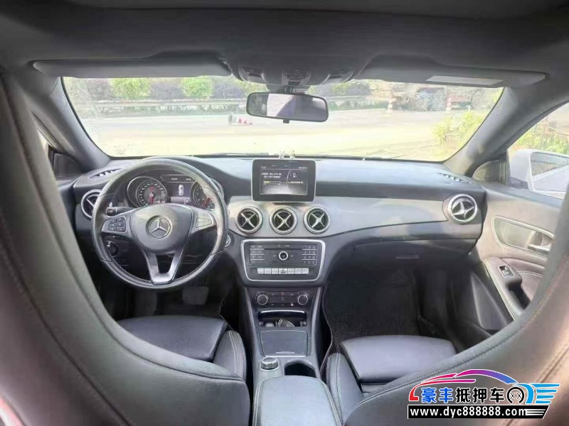 16年奔驰CLA轿车抵押车出售