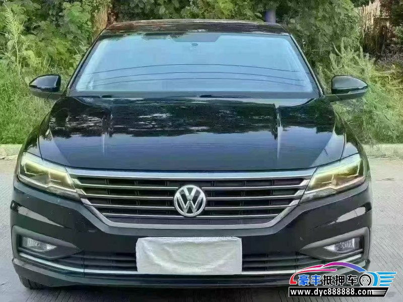 抵押车出售19年大众朗逸轿车