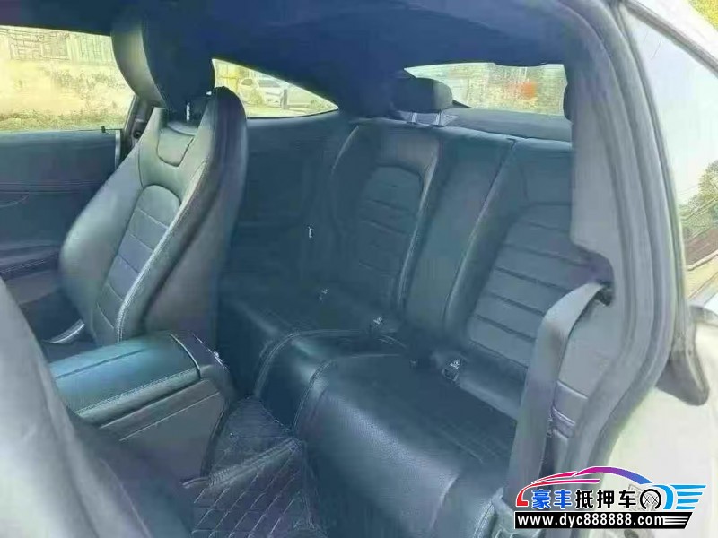 17年奔驰C轿车抵押车出售
