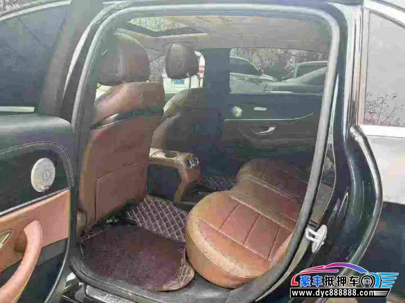 17年奔驰E轿车抵押车出售