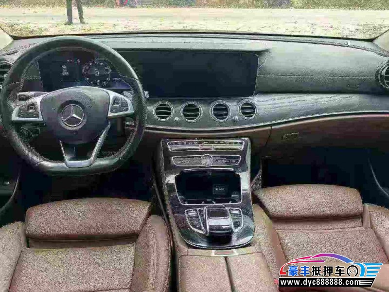 17年奔驰E轿车抵押车出售