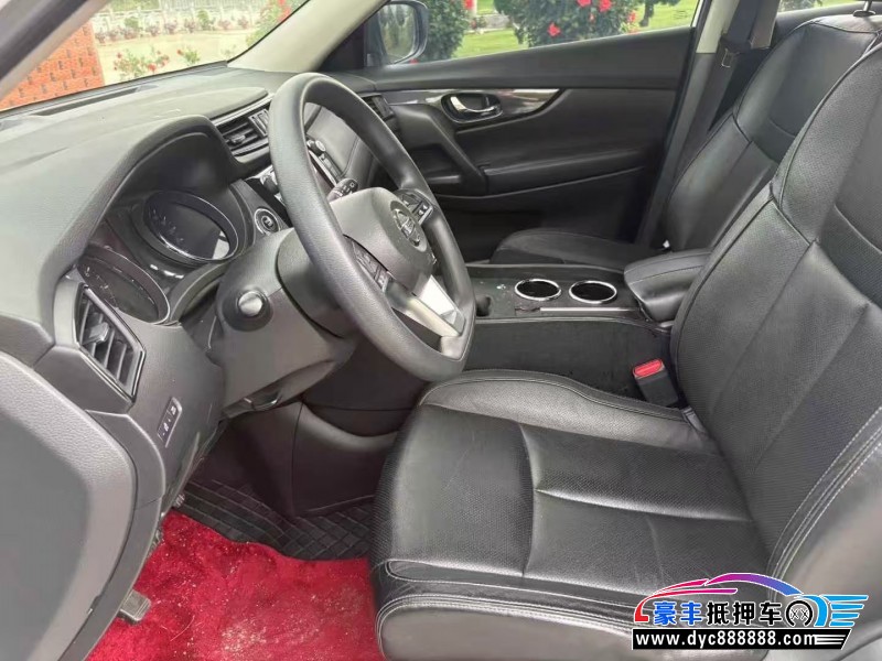 17年日产奇骏轿车抵押车出售