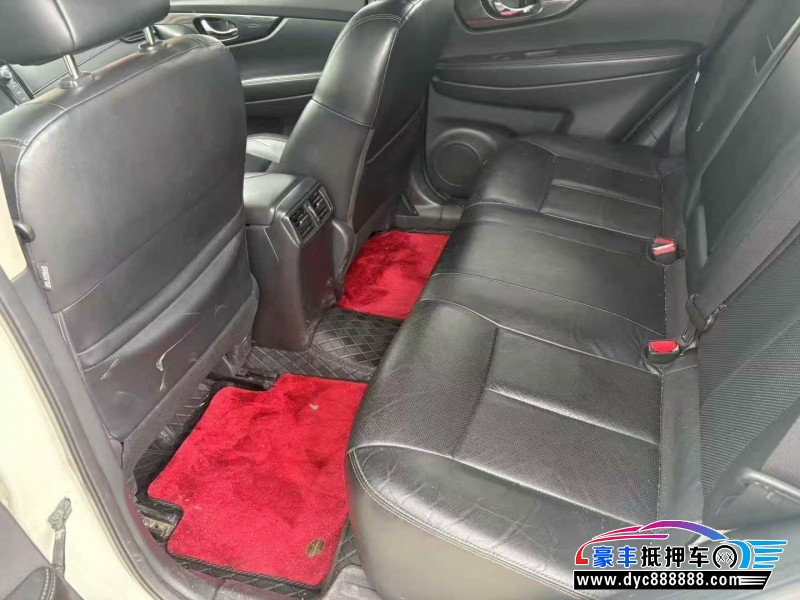 17年日产奇骏轿车抵押车出售