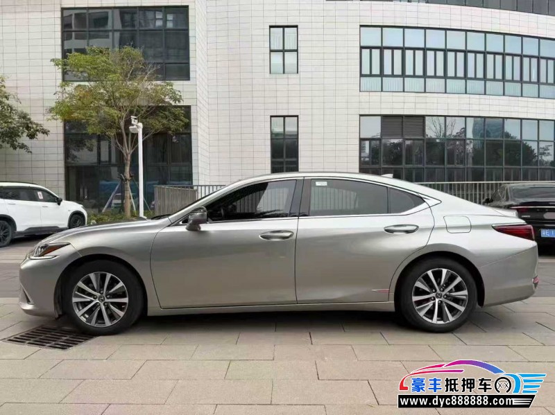 19年雷克萨斯ES轿车抵押车出售