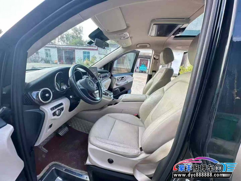 19年奔驰V轿车抵押车出售