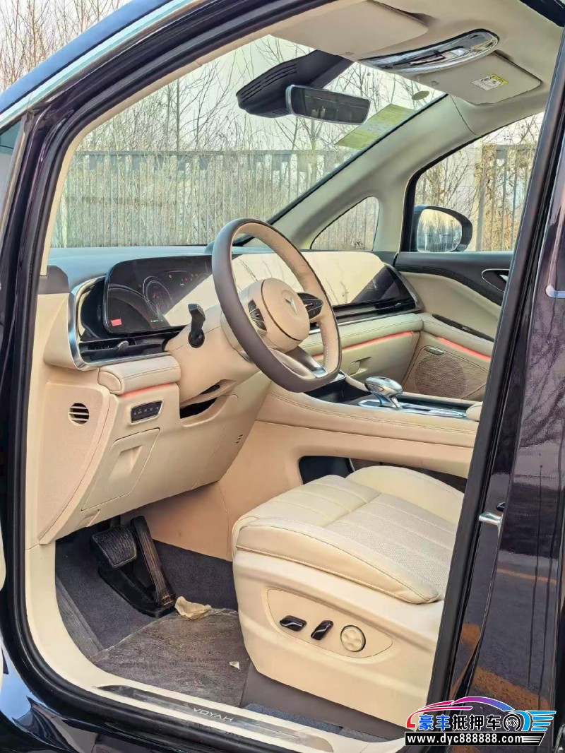 25年岚图梦想家轿车抵押车出售