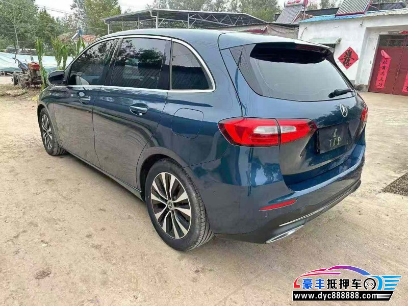 21年奔驰B轿车抵押车出售