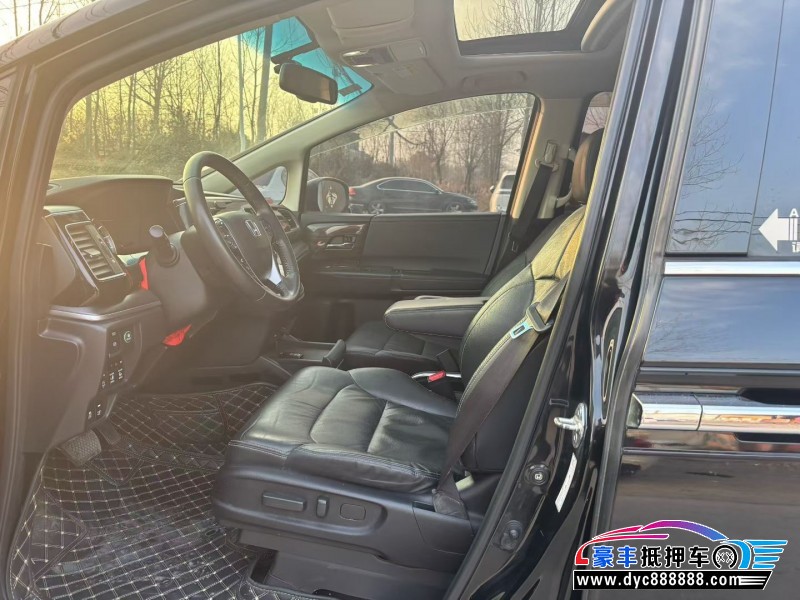 16年本田艾力绅轿车抵押车出售