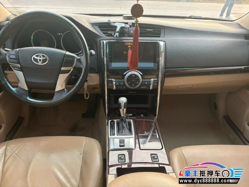 12年丰田锐志轿车抵押车出售