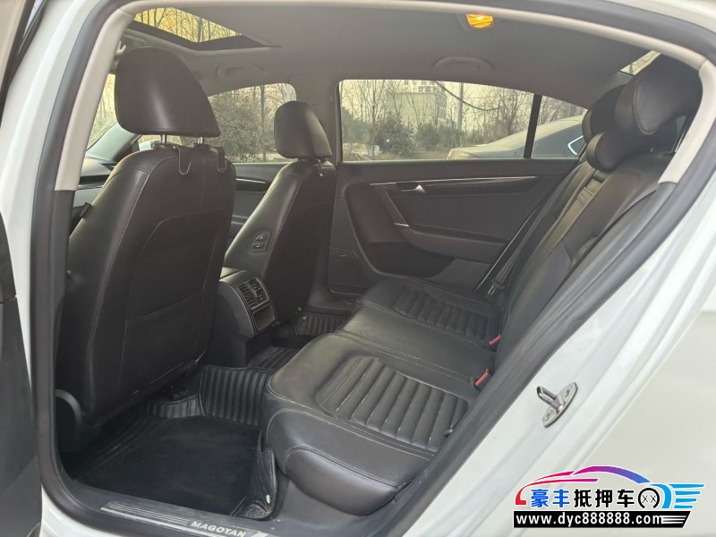 14年大众迈腾轿车抵押车出售