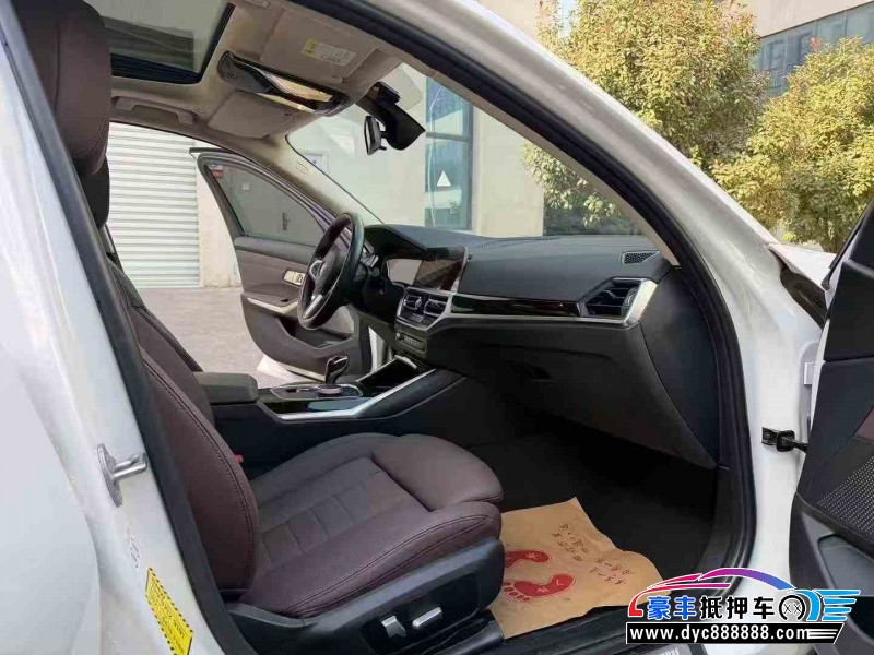 21年宝马3系轿车抵押车出售