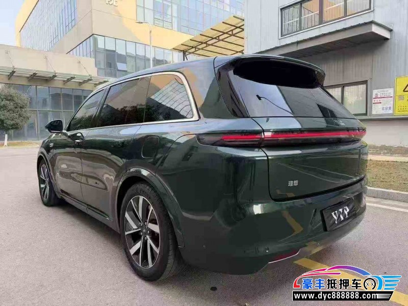 23年理想L8轿车抵押车出售