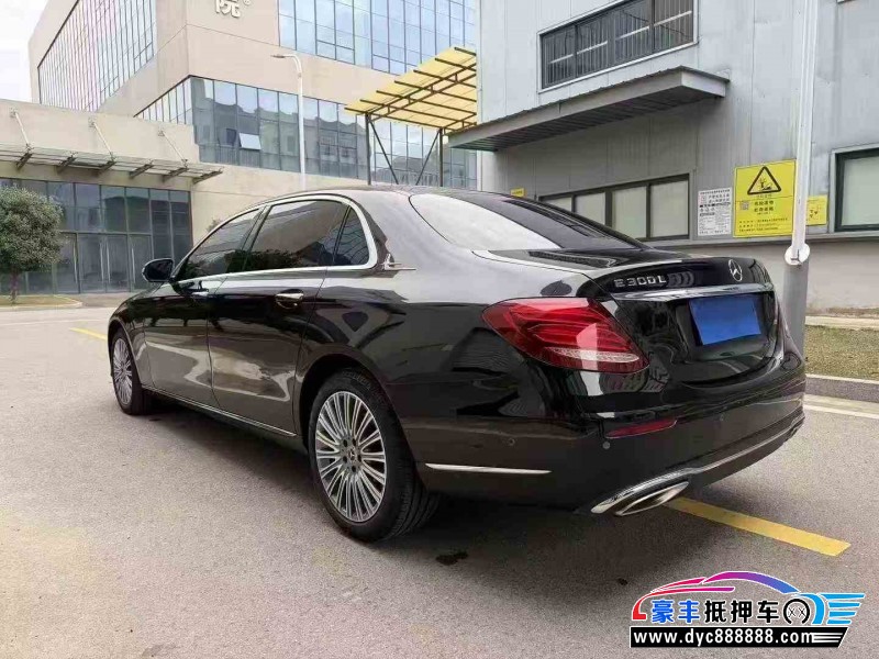 20年奔驰E轿车抵押车出售
