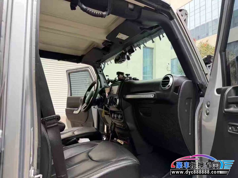 17年Jeep牧马人轿车抵押车出售