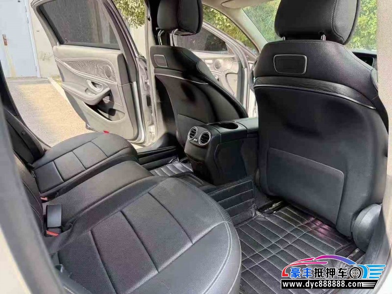 17年奔驰E轿车抵押车出售