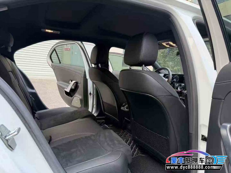 20年奔驰A轿车抵押车出售