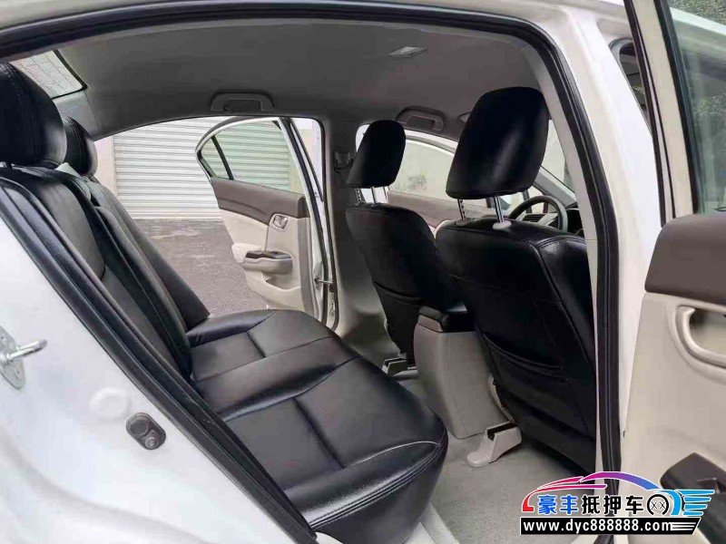 13年本田思域轿车抵押车出售