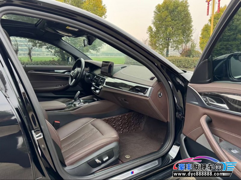 22年宝马5系轿车抵押车出售