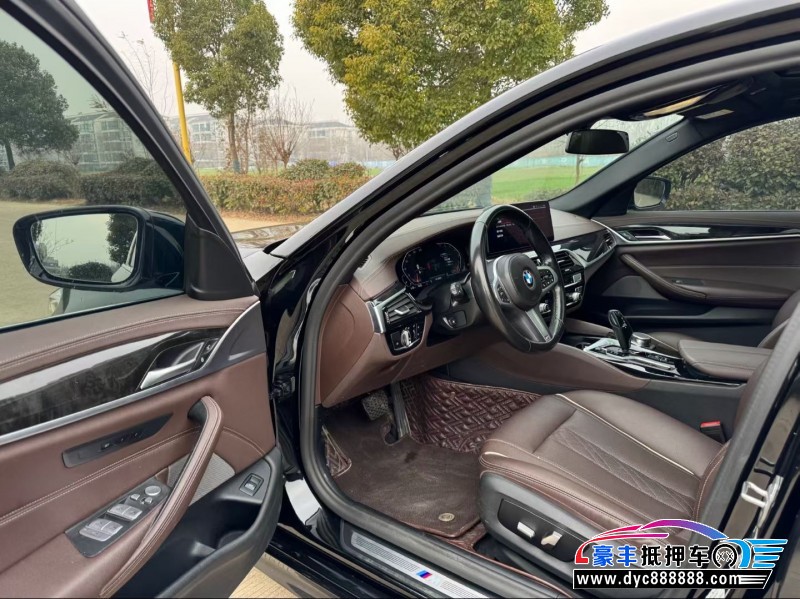 22年宝马5系轿车抵押车出售