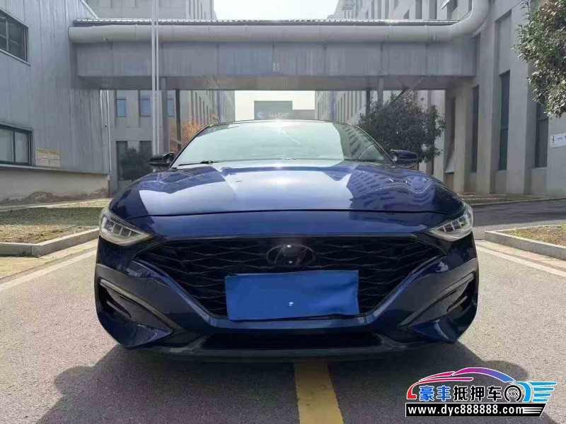 抵押车出售19年现代菲斯塔轿车