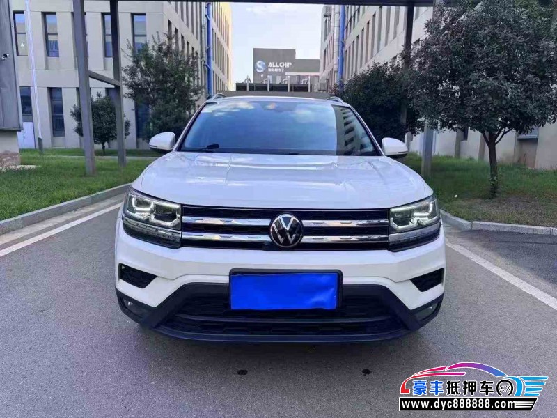 抵押车出售21年大众途岳轿车