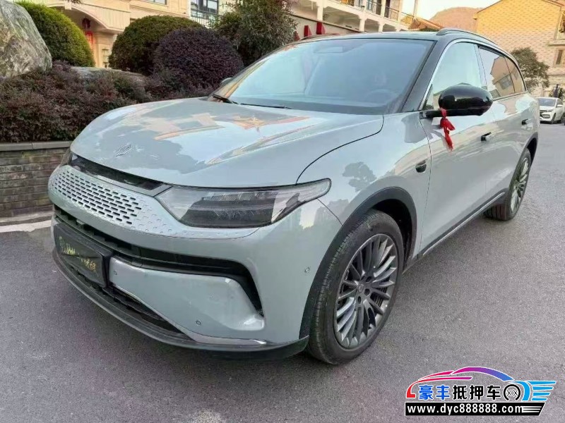 25年零跑C11轿车抵押车出售