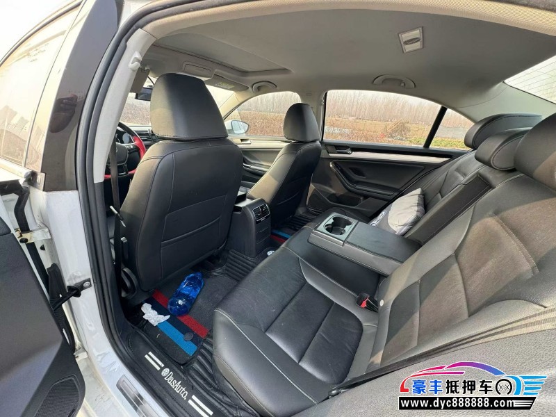 19年大众速腾轿车抵押车出售