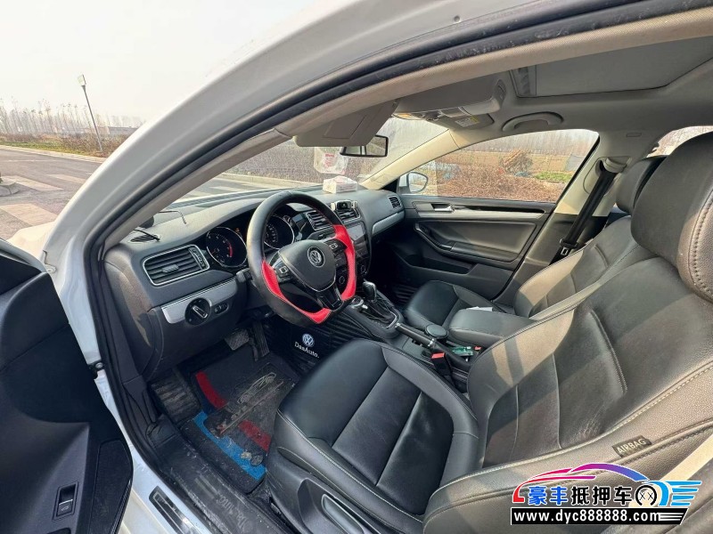 19年大众速腾轿车抵押车出售