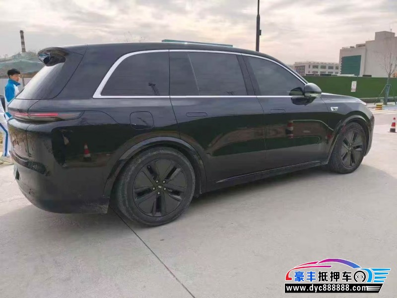 24年理想L8轿车抵押车出售