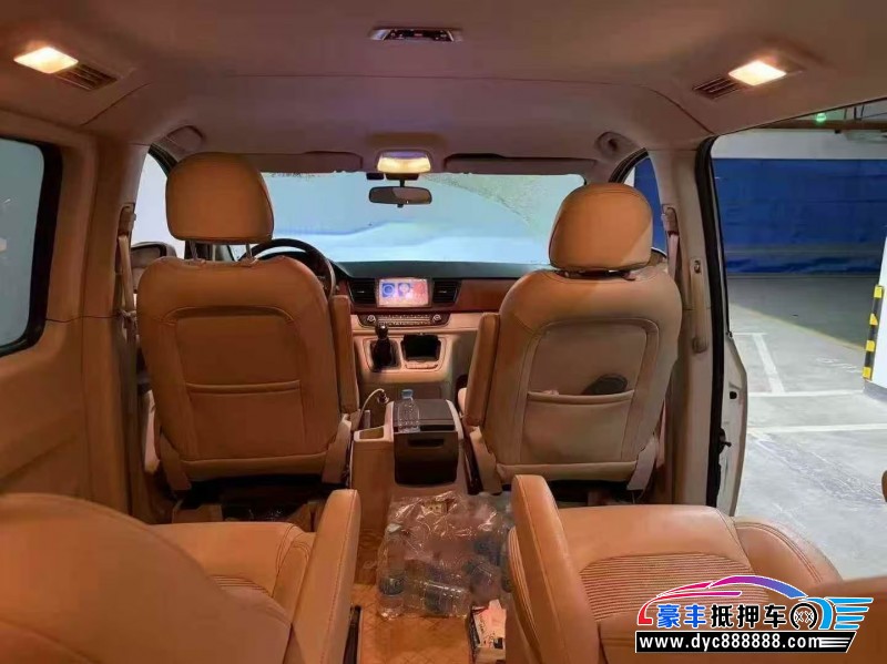 16年上汽大通G10轿车抵押车出售