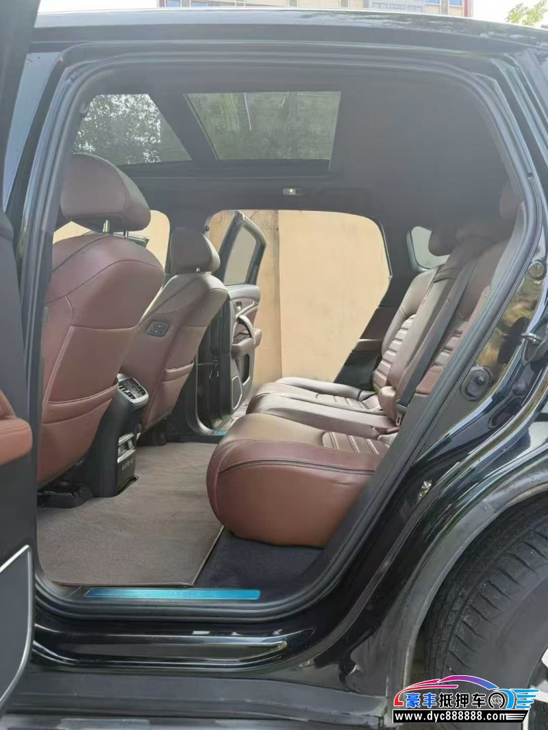 17年本田UR-V轿车抵押车出售