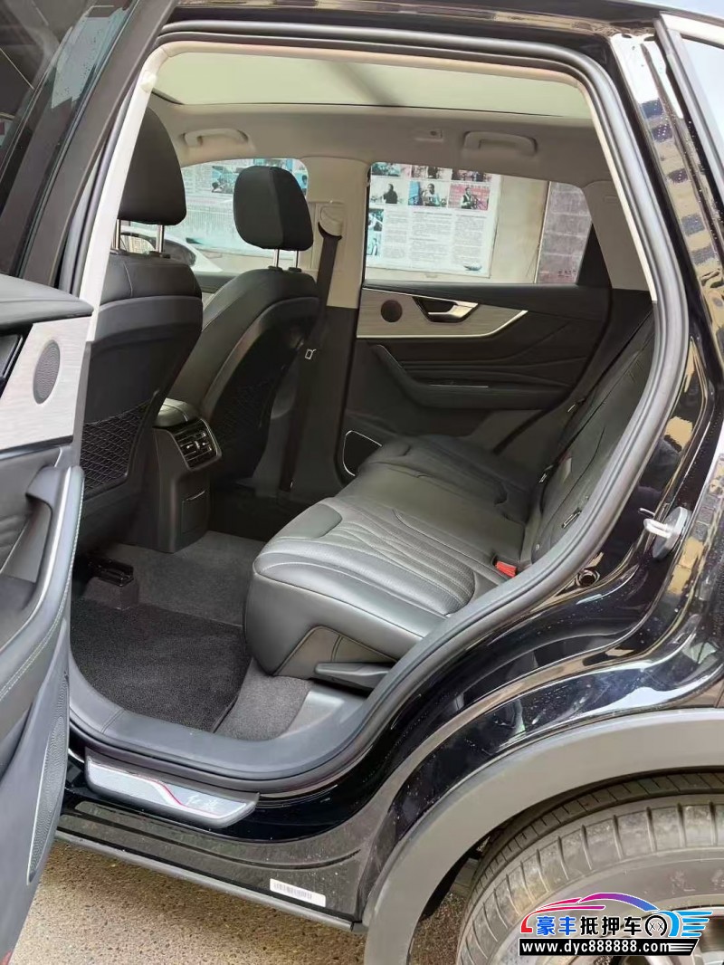 25年红旗HS5轿车抵押车出售