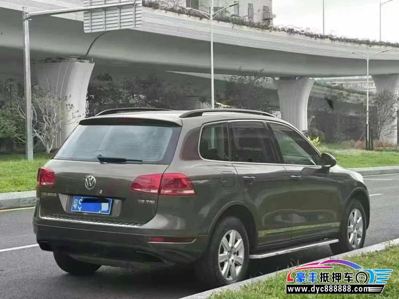 15年大众途锐轿车抵押车出售