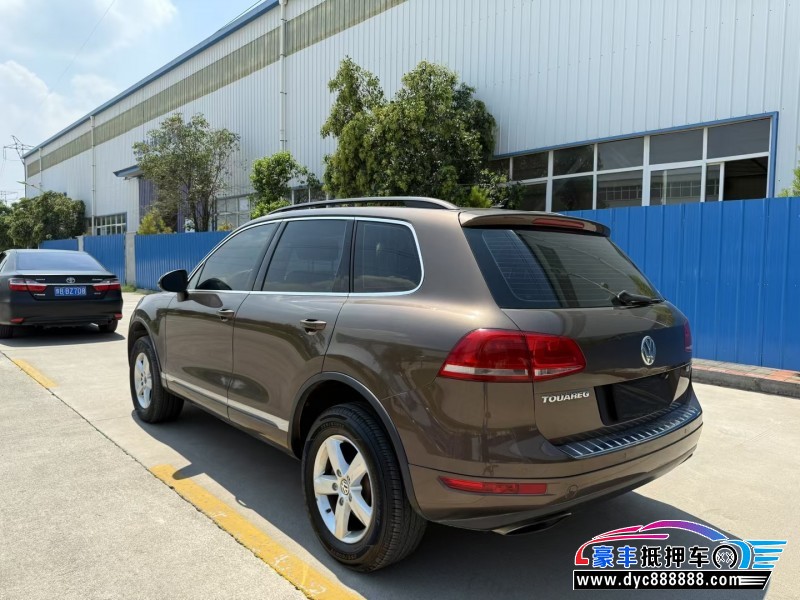 15年大众途锐轿车抵押车出售