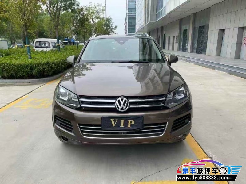 14年大众途锐轿车抵押车出售